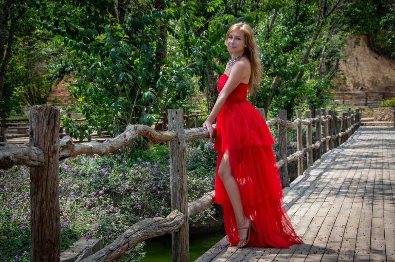 Quelle coupe de robe terracotta choisir en fonction de ma morphologie ?