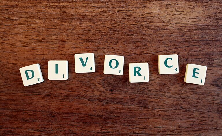 Guide du divorce : naviguer sereinement avec le bon avocat à vos côtés